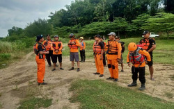 Pria yang Ajak Anak Istri Bunuh Diri di Sungai Opak Bantul Masih Dicari