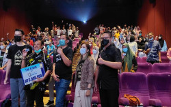 FROZZ Ajak 100 Anak Yatim Piatu Nobar Satria Dewa Gatotkaca