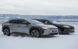 Ada Cacat, Peredaran SUV Listrik Toyota Ditarik Lagi