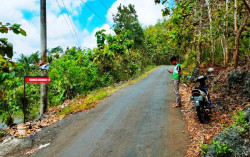 Memprihatinkan! Warga di Gunungkidul Ini Terpaksa Berjalan 5 Km untuk Akses Sinyal