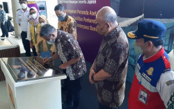 Wamenkeu Tanda Tangani Aset SBSN Underpass dan Kereta Api Bandara YIA