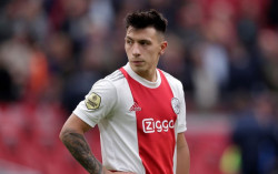 Manchester United & Ajax Capai Kesepakatan Transfer Lisandro Martinez 