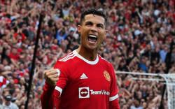 Cristiano Ronaldo Ditawari Rp3,7 Triliun untuk Main di Klub Arab Saudi