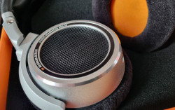 Harga dan Spesifikasi Headphone Premium Neumann NDH30 dari Sennheiser
