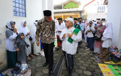 Datang ke Purworejo, Ganjar Disambut Ribuan Santri