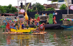 Berlangsung Meriah, Pawai Alegoris Sedot Perhatian Ribuan Penonton