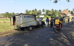 Satu Mobil Boks Terbakar di Pengasih Kulonprogo