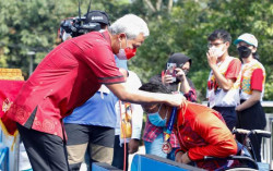Ganjar Dukung Langsung Atlet Para Swimming dalam ASEAN Para Games 2022