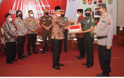 Bupati Magelang Canangkan Gerakan Pembagian 10 Juta Bendera Merah Putih