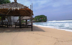 Awas! Gelombang di Pantai DIY Hari Ini Diprediksi Sangat Tinggi