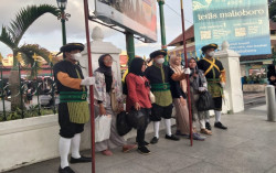 Cerita Bregada Jaga Malioboro Layani Wisatawan Berfoto Gratis & Menjawab Pertanyaan