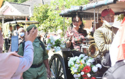GKR Hemas dan Menantu Ikut Meriahkan Kirab Budaya HUT Kalurahan Sabdodadi
