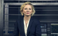 Sejak Kecelakaan, Aktris Hollywood Anne Heche Masih Koma