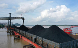 UU Energi Terbarukan Molor, DPR: Politik Dimainkan Elit Pebisnis Batu Bara