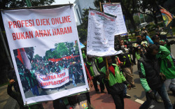 Waduh...Tarif Ojol Segera Naik, Berapa Tarif Minimal Gojek dan Grab Saat ini?