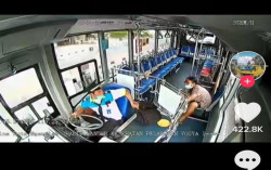 Viral Sopir Trans Jogja Tarik Menarik Tas dengan Penumpang Sambil Nyetir, Ini Kronologinya