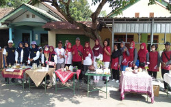 Farmasi UII Dampingi Wanita Sadar Sehat Pugeran, Fokus pada Tanaman Herbal