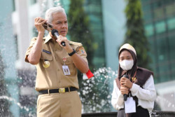 Mahasiswa Ini Kaget Dapat Hadiah Spesial dari Gubernur Jateng