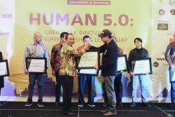 PLN UID Jateng &amp; DIY Raih Marketing Champion Awards Dari MarkPlus