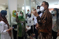 Tinjau Sistem Antrean Online, Dewas BPJS Kesehatan Kunjungi RSUP dr. Sardjito