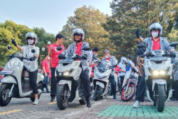 Tak Tanggung-Tanggung, 3 Menteri Bareng-Bareng Kampanyekan Safety Riding di UGM
