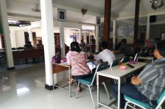 Seleksi Perdes Banyak yang Janggal, Warga Sembung, Klaten Geruduk Kantor Desa