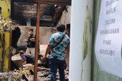 Puslabfor Ambil Barang Bukti Selidiki Penyebab Kebakaran yang Tewaskan 3 Orang di Sleman