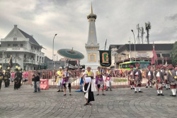 Datang dari 4 Penjuru, Puluhan Bregada Rakyat Gelar Ritual Budaya di Tugu Pal Putih