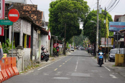 Sempit, Jalan Gambiran Jogja Tak Boleh untuk Parkir
