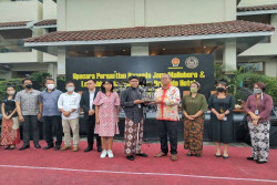Pegawai Hotel di Sepanjang Malioboro Wajib Kenakan Pakaian Bregada Saat Menerima Tamu