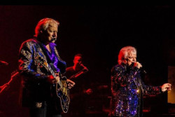 Air Supply Akan Konser di Jakarta pada Desember 2022, Ini Harga Tiketnya