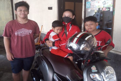 Cerita Driver Ojol Perempuan, Mengaspal Demi Menghidupi Keluarga