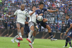 Hasil Liga 1: Persib Sukses Come Back, Arema Keok di Kanjuruhan