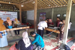Gandeng Dosen, Dispar Sleman Bagikan Resep Makanan Beku ke Desa Wisata