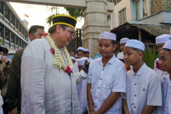 Pengasuh Pesantren Zainul Hasan Genggong: Golkar Keluarga Besar Kami