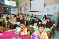 Bantu Cerdaskan Bangsa, PLN Peduli Salurkan Bantuan Fasilitas Belajar di Wilayah Ngadiharjo