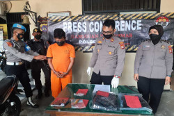 Apes! Lagi Sibuk Membobol Kunci, Maling Ini Sudah Kepergok Warga