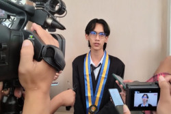 Valensi Surya Permana, Jadi Jutawan Muda karena Bebek Beku