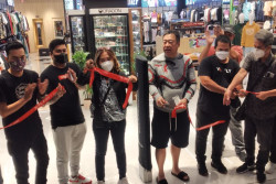 Bisnis Fesyen Semakin Bergeliat, Planet Surf Tampil Kian Fresh