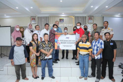 JNE Bertanggung Jawab Penuh kepada Warga Terdampak Kebakaran Cimanggis