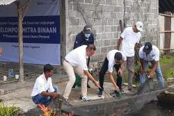 Indonesia Re Pantau Perkembangan UMKM Binaan Kelompok Tirta Mas