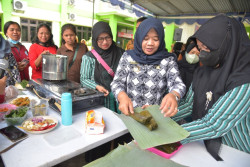 Resmikan Gelar UMKM di Minggir, Bupati: Gaungkan Spirit Borong Bareng!