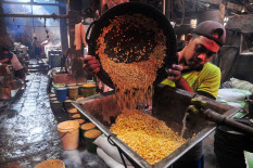 Perajin Tahu Tempe Ancam Gelar Demo jika...