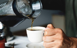 Berapa Gelas Maksimal Minum Kopi dalam Sehari?