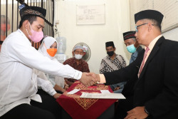 Demi Cinta, Pasangan Ini Menikah di Polres Bantul