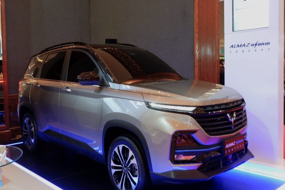 Wuling Almaz Hybrid Tampil Pertama Kali di IEMS 2022