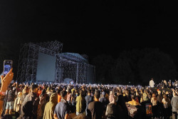Konser Westlife di Prambanan Gelap-gelapan, Begini Kata Rajawali Indonesia