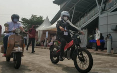 Permintaan Tinggi, Menhub Yakin Target 2 Juta Motor Listrik di 2025 Tercapai