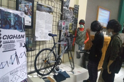 ISI Gelar Pameran Desain Produk dari Limbah, Ada Sepeda dari Jin Bekas