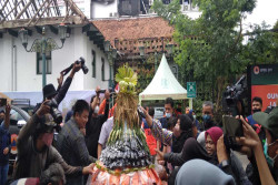 BPBD DIY Melarung Gunungan Peralatan Prokes di Malioboro, Ajak Warga Waspadai Covid-19